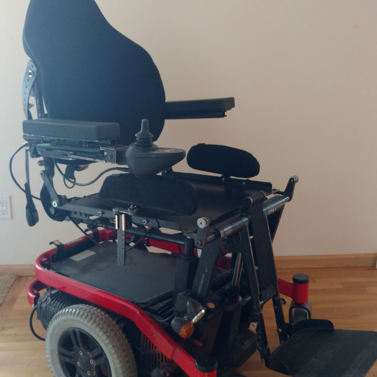 Refurbished Levo C3 Combi Standing Power Wheelchair - Inclusive Inc