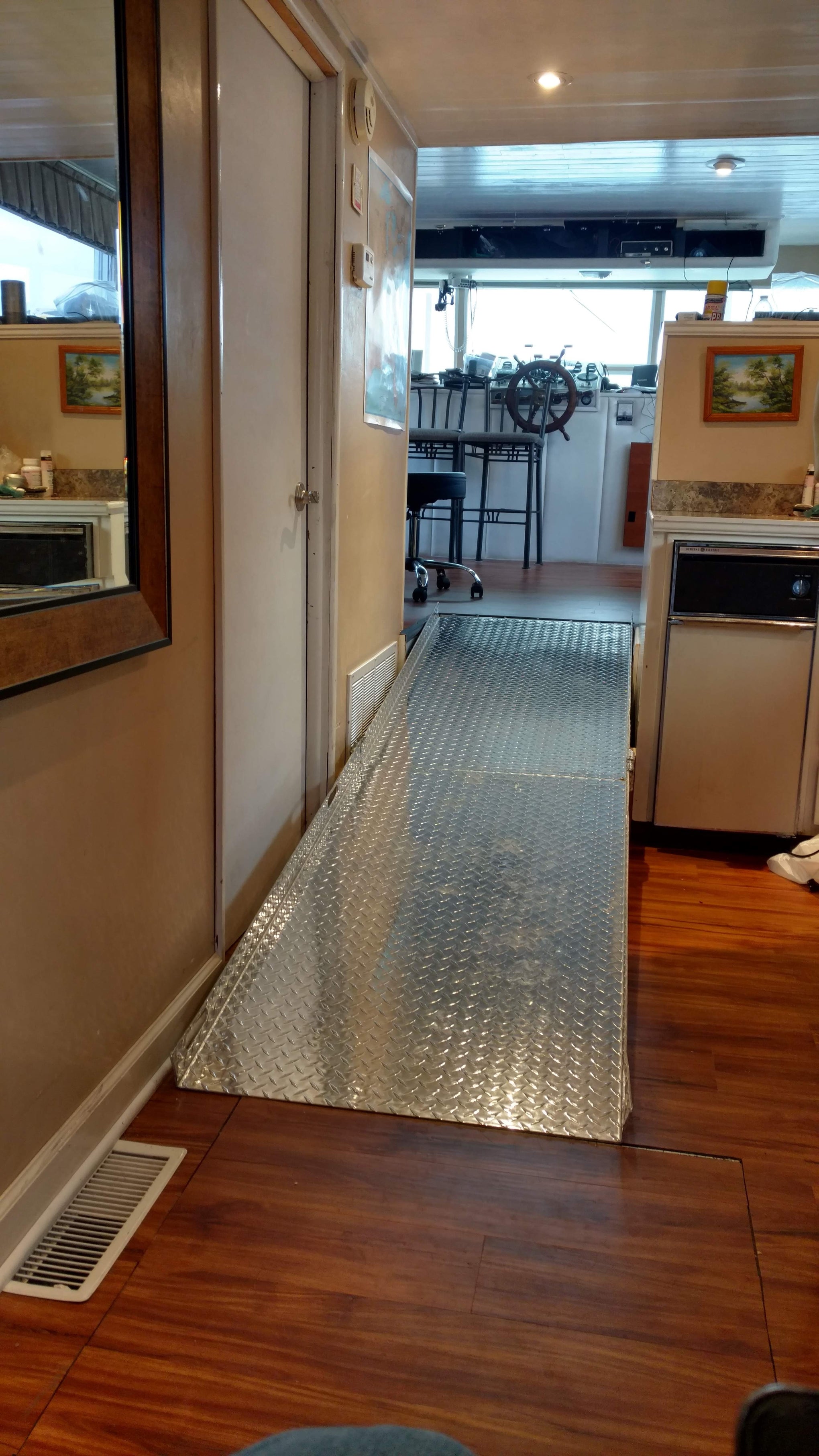 Stay Aboard M/V Possibilities - Accessible, Solar-Hybrid Motor Yacht - North Fort Myers, FL