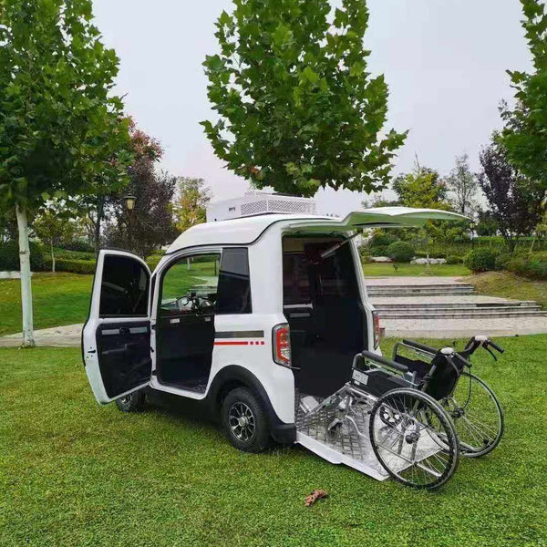 Patrocinador do título da turnê nacional dos EUA do EChariot Electric Wheelchair Microcar (rebocado atrás do RV)