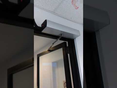 带有wifi alexa的秋千门开启器，安全键盘2无线按钮
